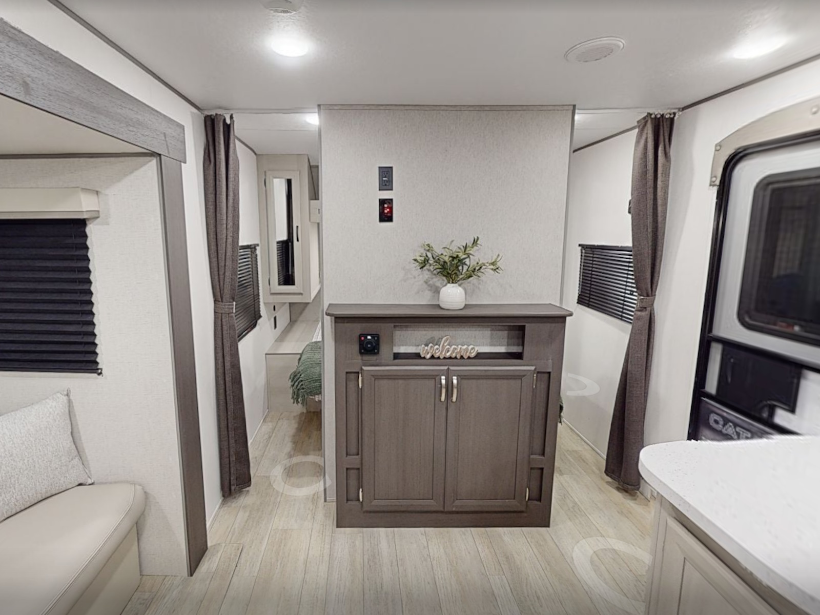 2027 Coachmen Catalina Summit Series 8 261BHS TRAVEL TRAILER
