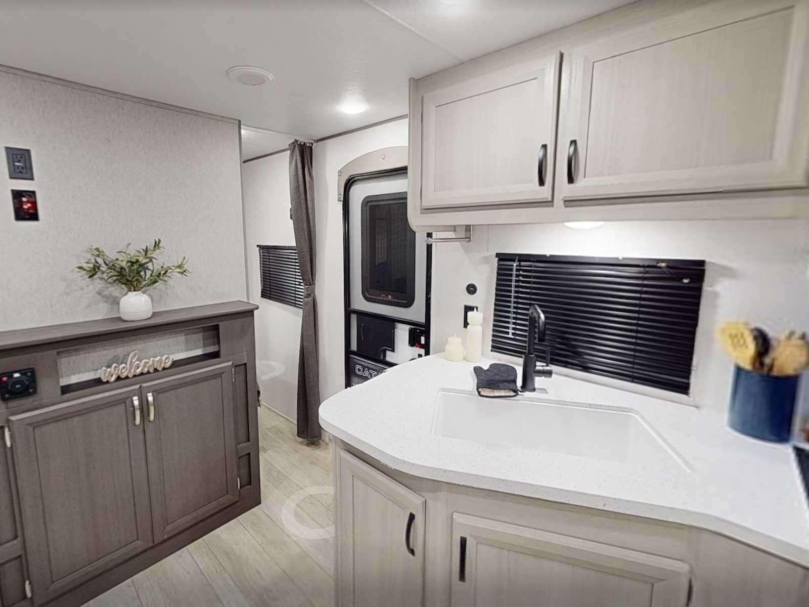 2027 Coachmen Catalina Summit Series 8 261BHS TRAVEL TRAILER