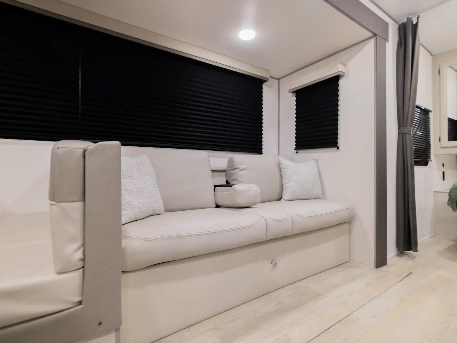 2027 Coachmen Catalina Summit Series 8 261BHS TRAVEL TRAILER