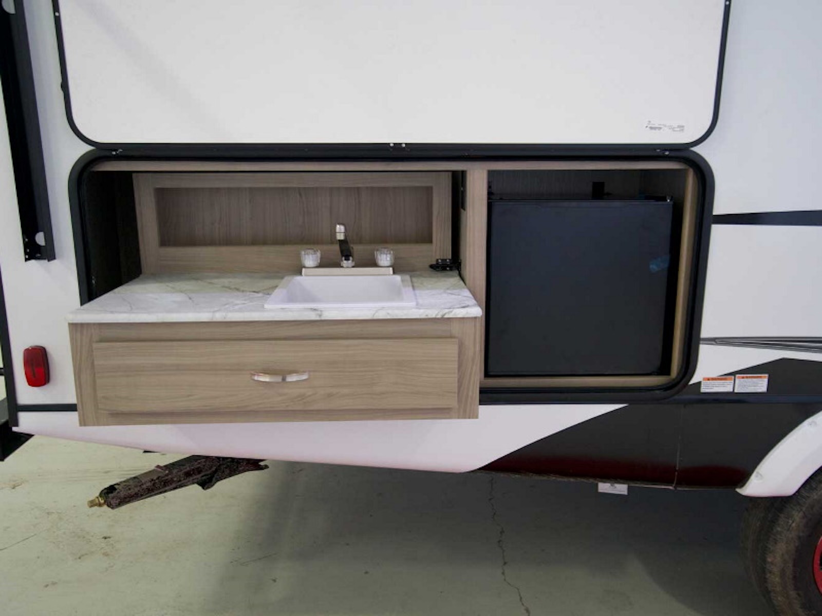 2021 Coachmen Freedom Express Ultra Lite 257BHS TRAVEL TRAILER