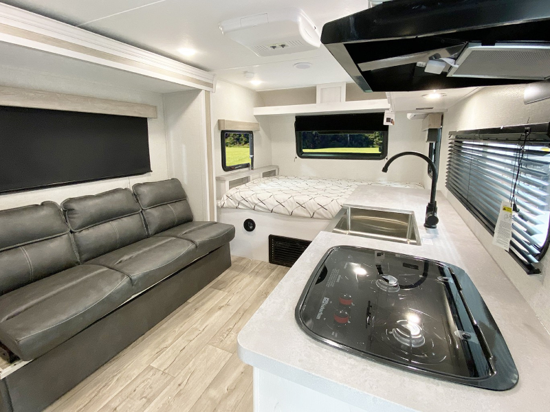2022 Dutchmen Coleman Rubicon Travel Trailer