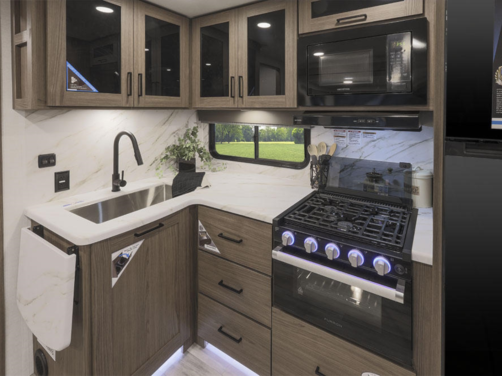 2024 Alliance Delta Travel Trailer