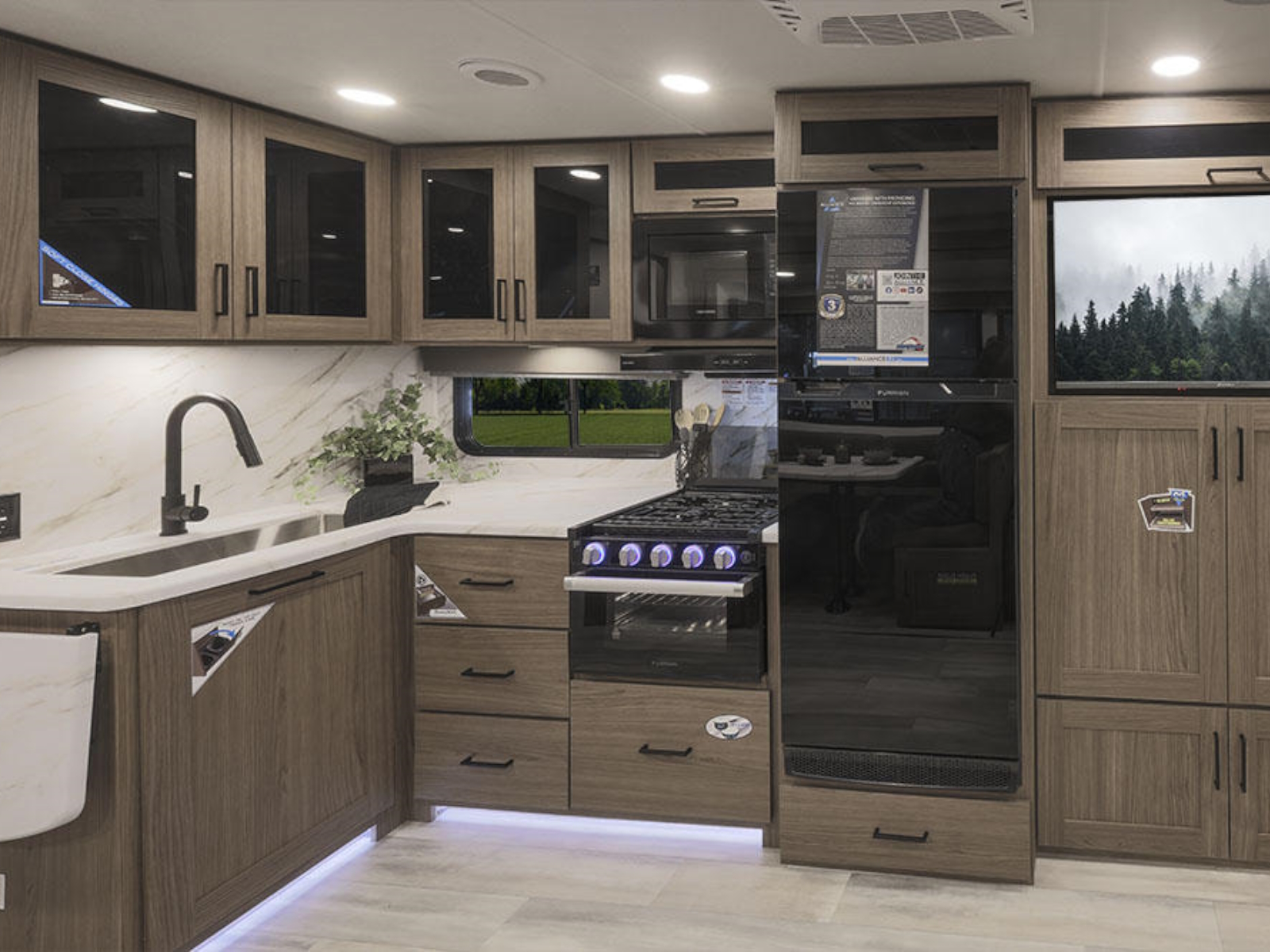 2024 Alliance Delta Travel Trailer