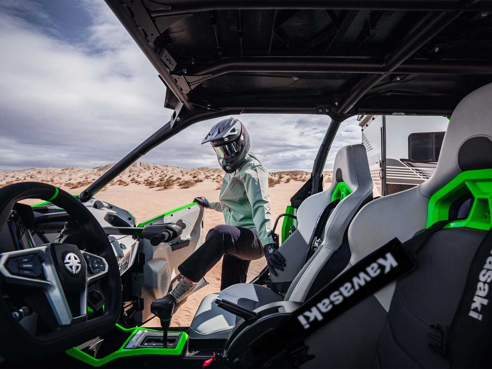 2026 Kawasaki TERYX5 H2 Deluxe eS UTV-HighPerf