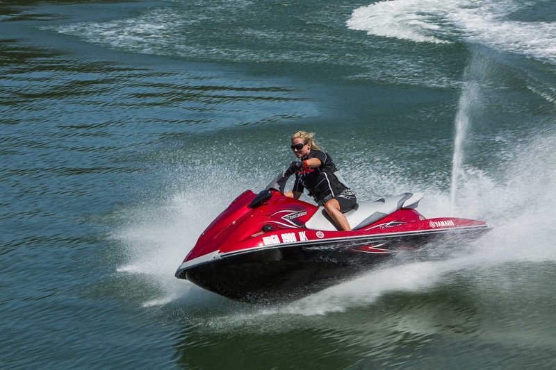 2013 Yamaha VX Deluxe WATERCRAFT