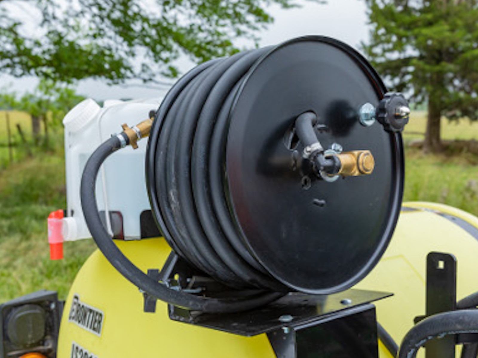 2026 John Deere Ag LS2004 Sprayer