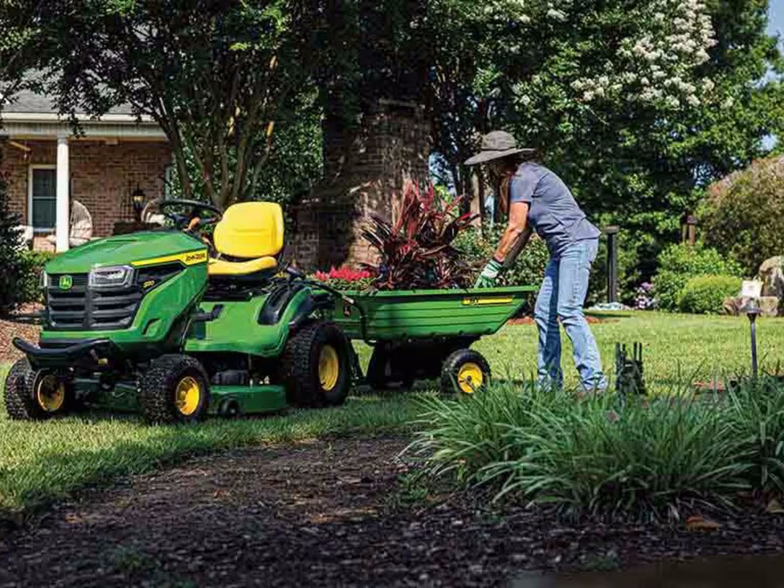 2026 John Deere Lawn & Garden S130 Riding Lawn Mowers