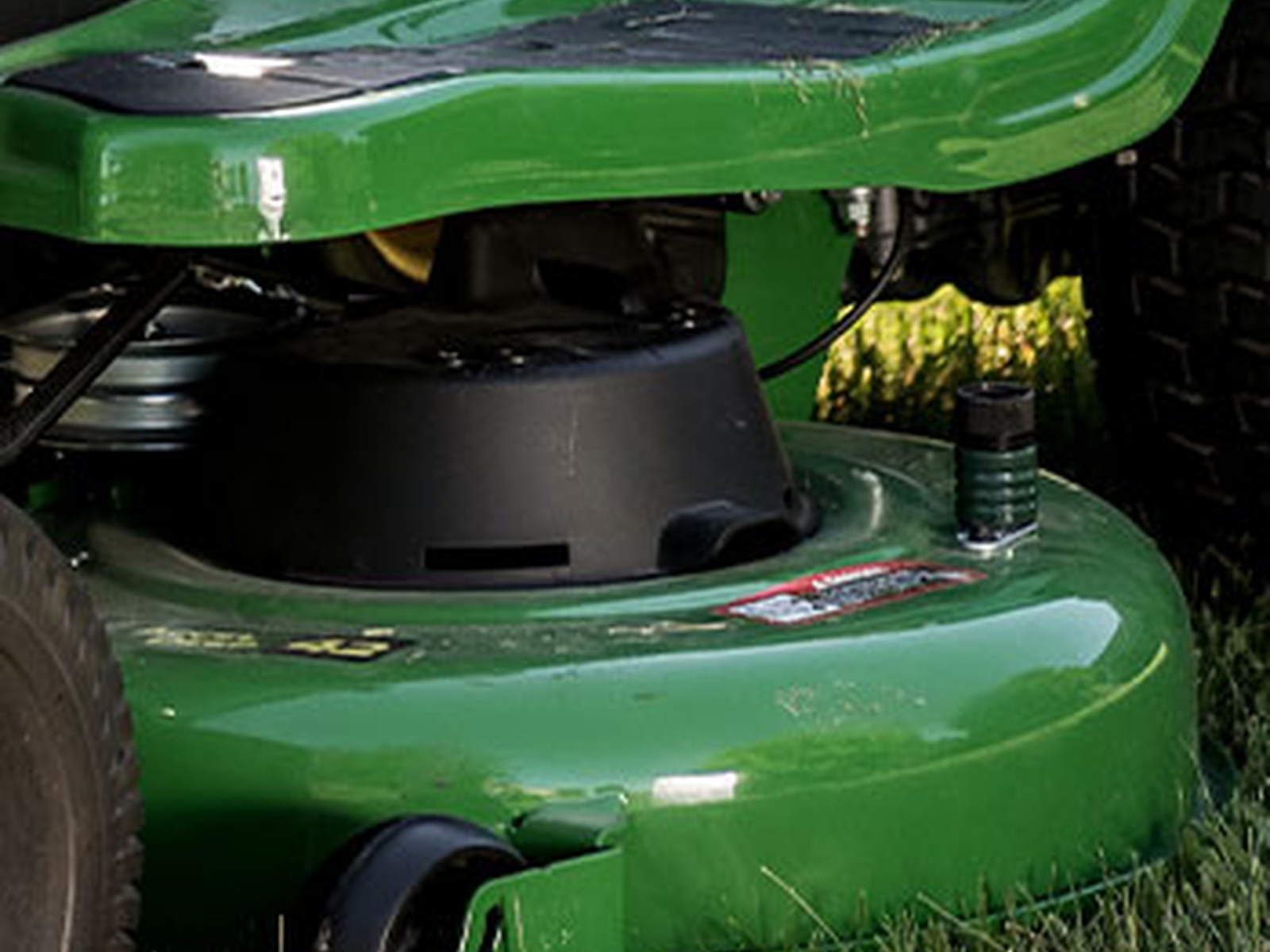 2026 John Deere Lawn & Garden X330, 42-in deck Riding Lawn Mowers