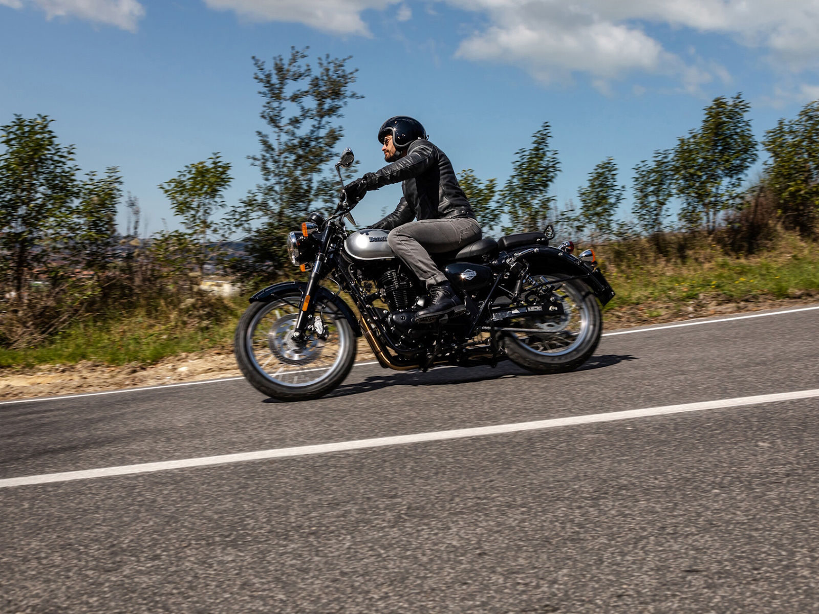 2025 Benelli Imperiale 400 Motorcycle