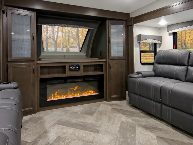 2021 Winnebago Voyage Fifth Wheel