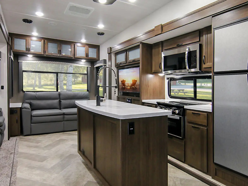2021 Winnebago Voyage Fifth Wheel