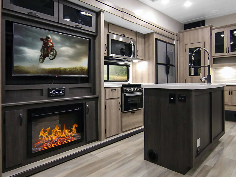 2021 Winnebago Voyage Fifth Wheel
