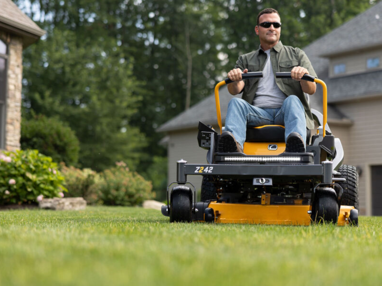 2027 Cub Cadet Z2 42 Mower-ZTR