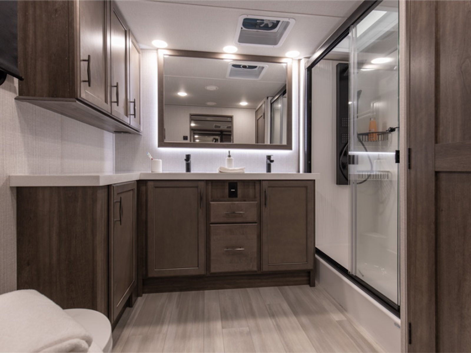 2022 Grand Design Solitude 382WB Fifth Wheel