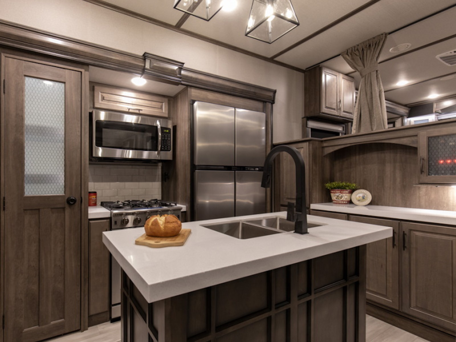 2022 Grand Design Solitude 382WB Fifth Wheel