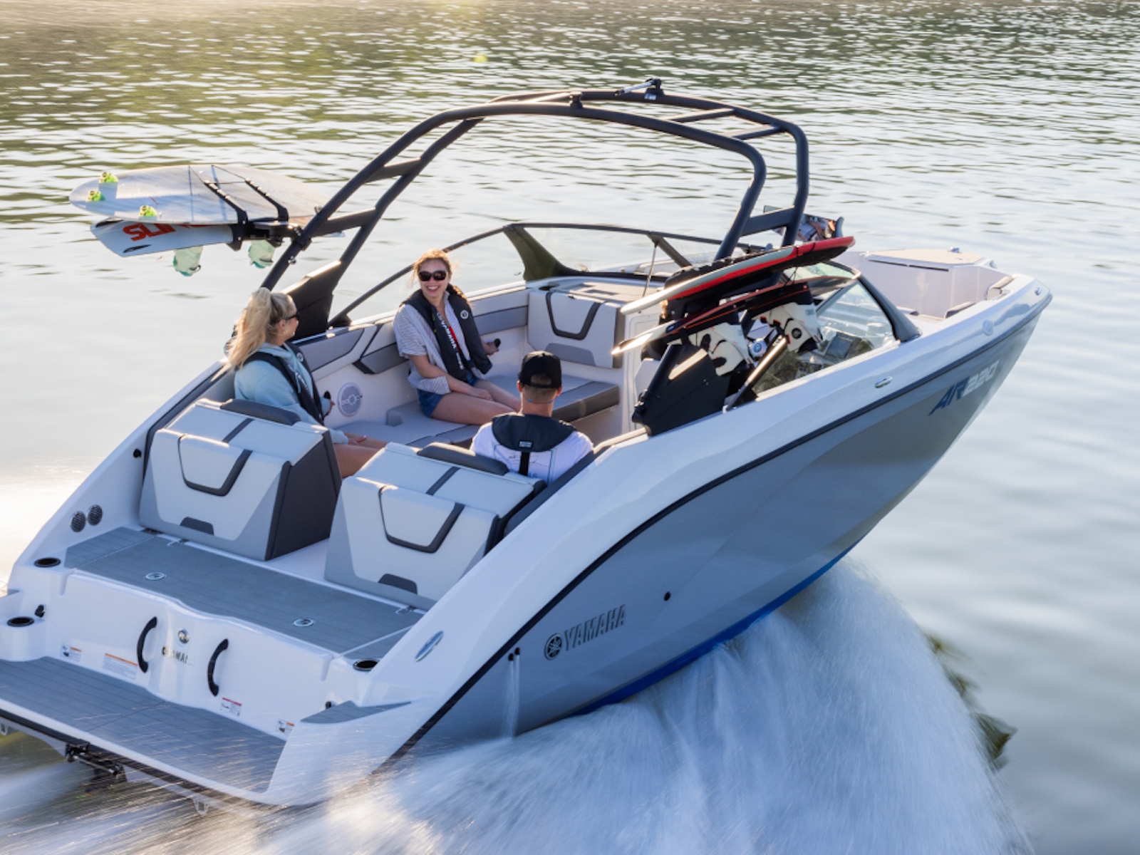 2027 Yamaha Boats AR220 Boat