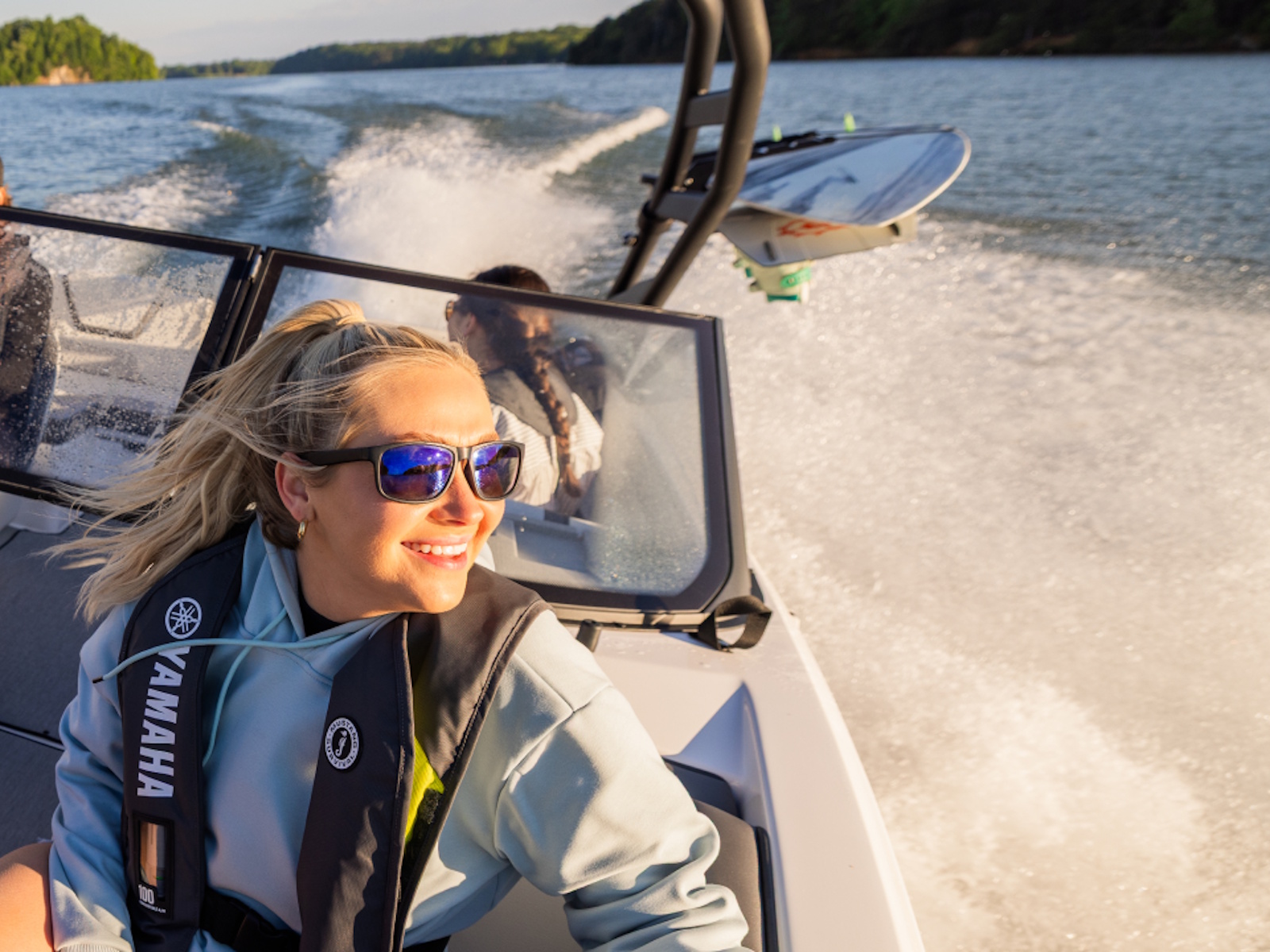 2027 Yamaha Boats AR220 Boat