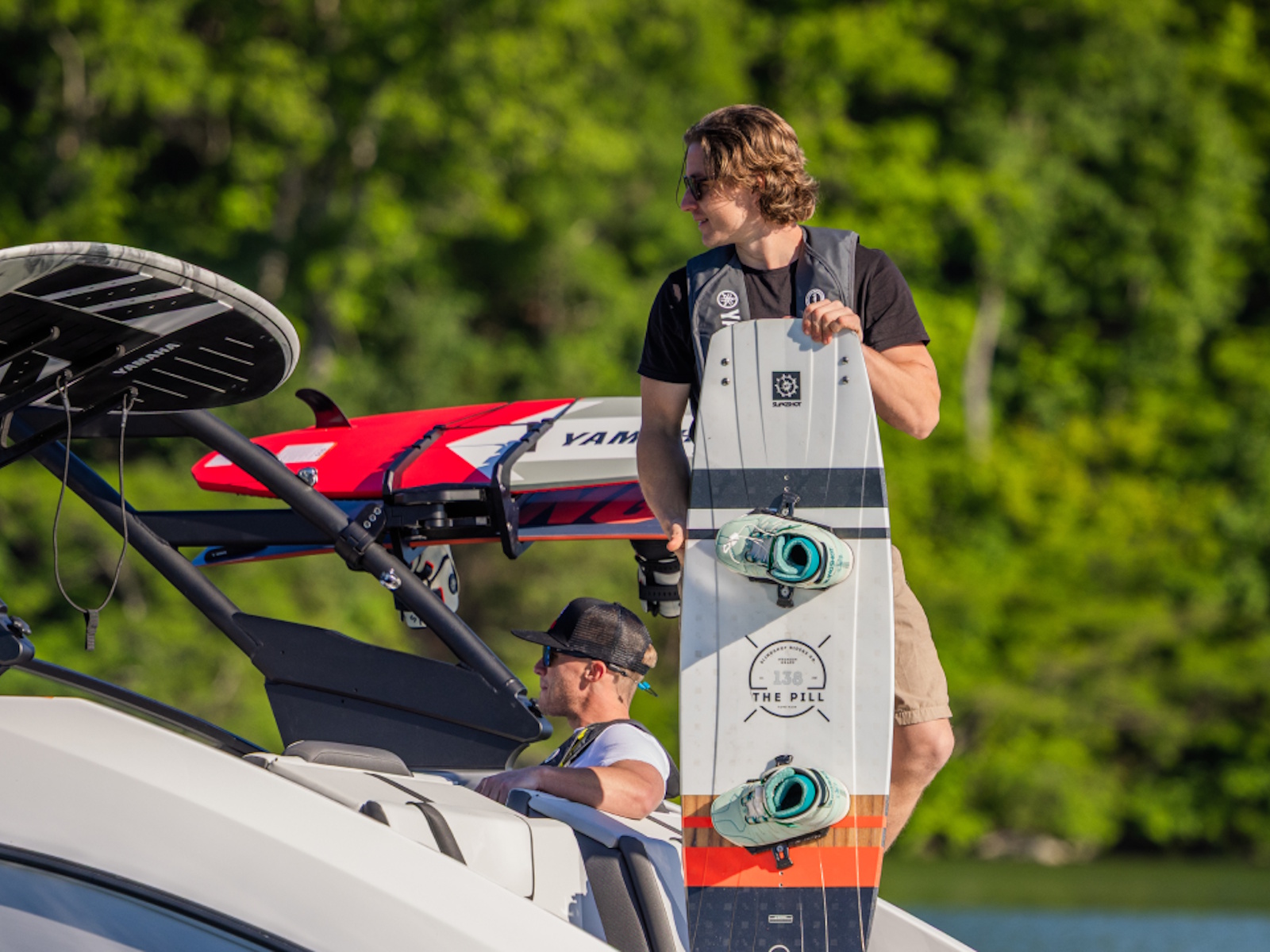 2027 Yamaha Boats AR220 Boat