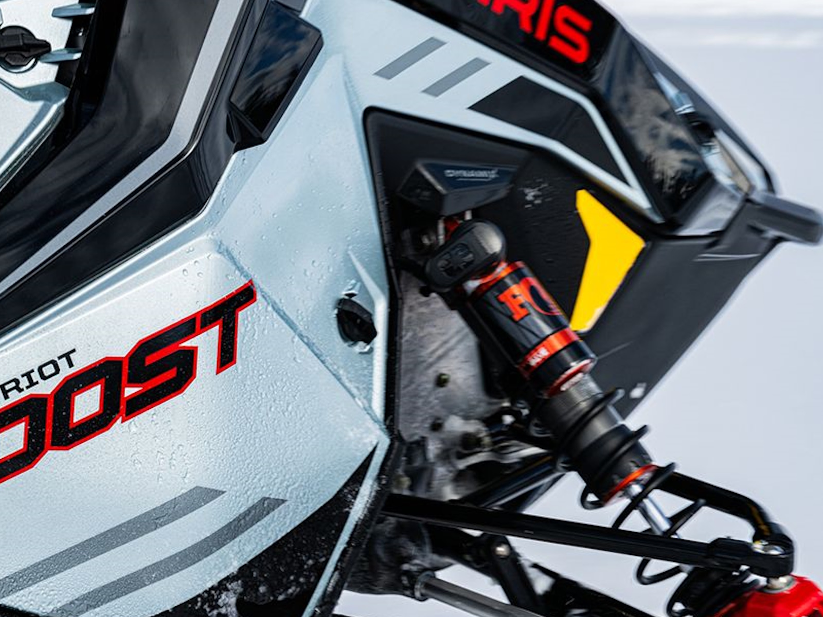 2026 Polaris 850 INDY VR1 137 DYNAMIX Snowmobile