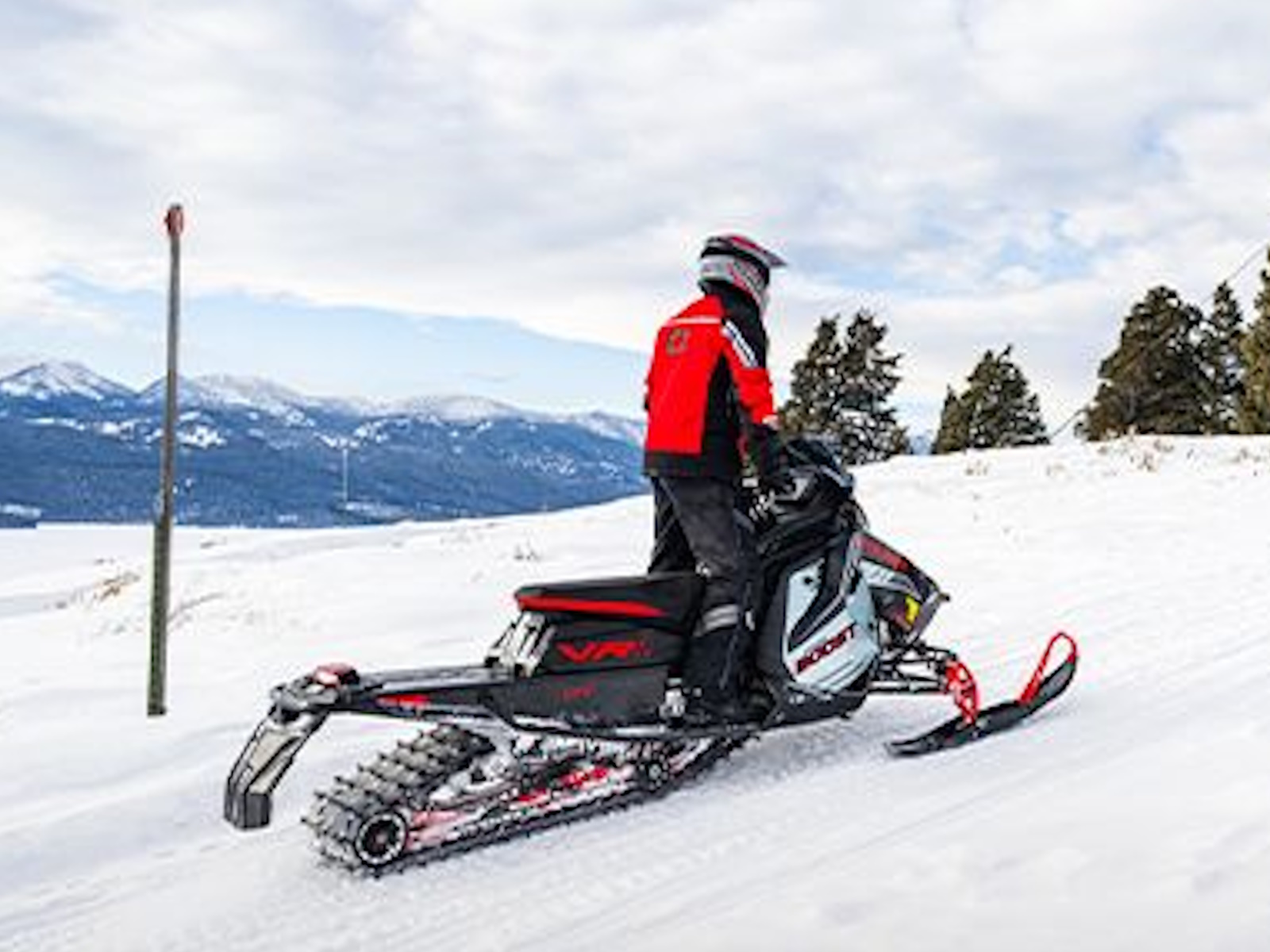 2026 Polaris 850 INDY VR1 137 DYNAMIX Snowmobile