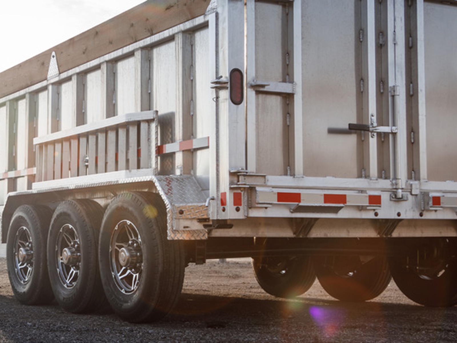2026 Nordtek Trailers DMP-UD-3SA21K-GN-82X16 Dump Trailers