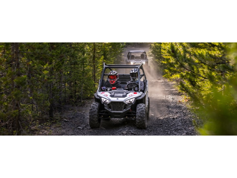 2023 POLARIS RZR 200 EFI - WHITE LIGHTNING / INDY RED ATV