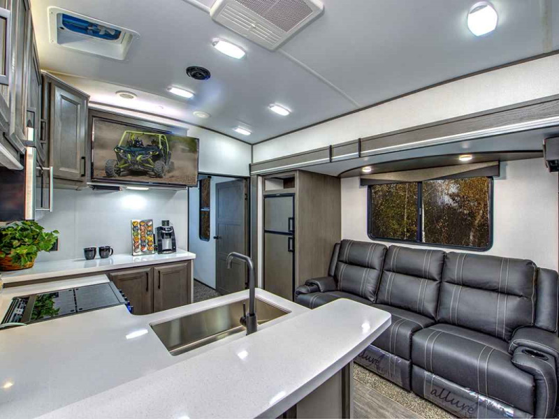 2022 Cruiser RV Stryker Travel Trailer