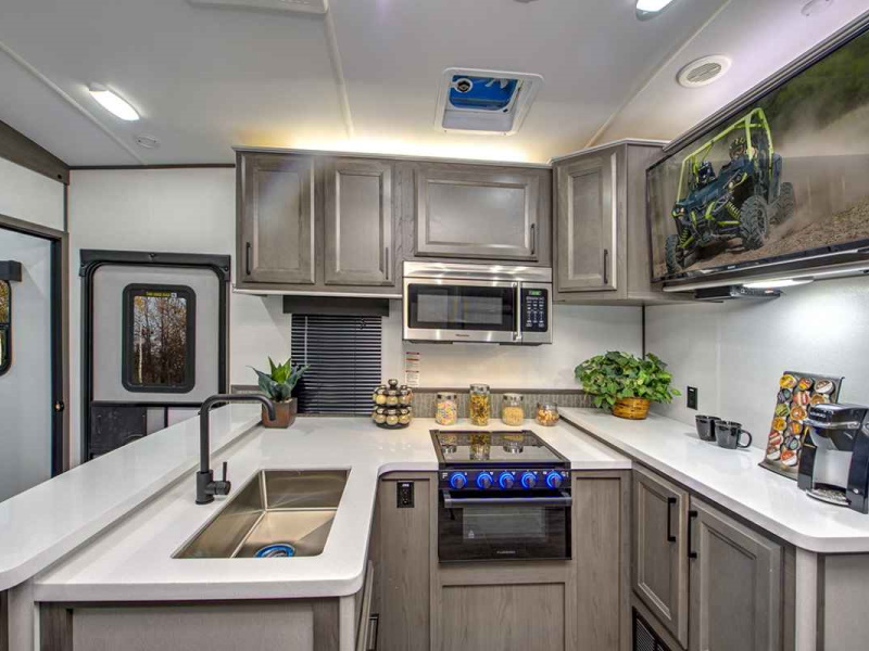 2022 Cruiser RV Stryker Travel Trailer