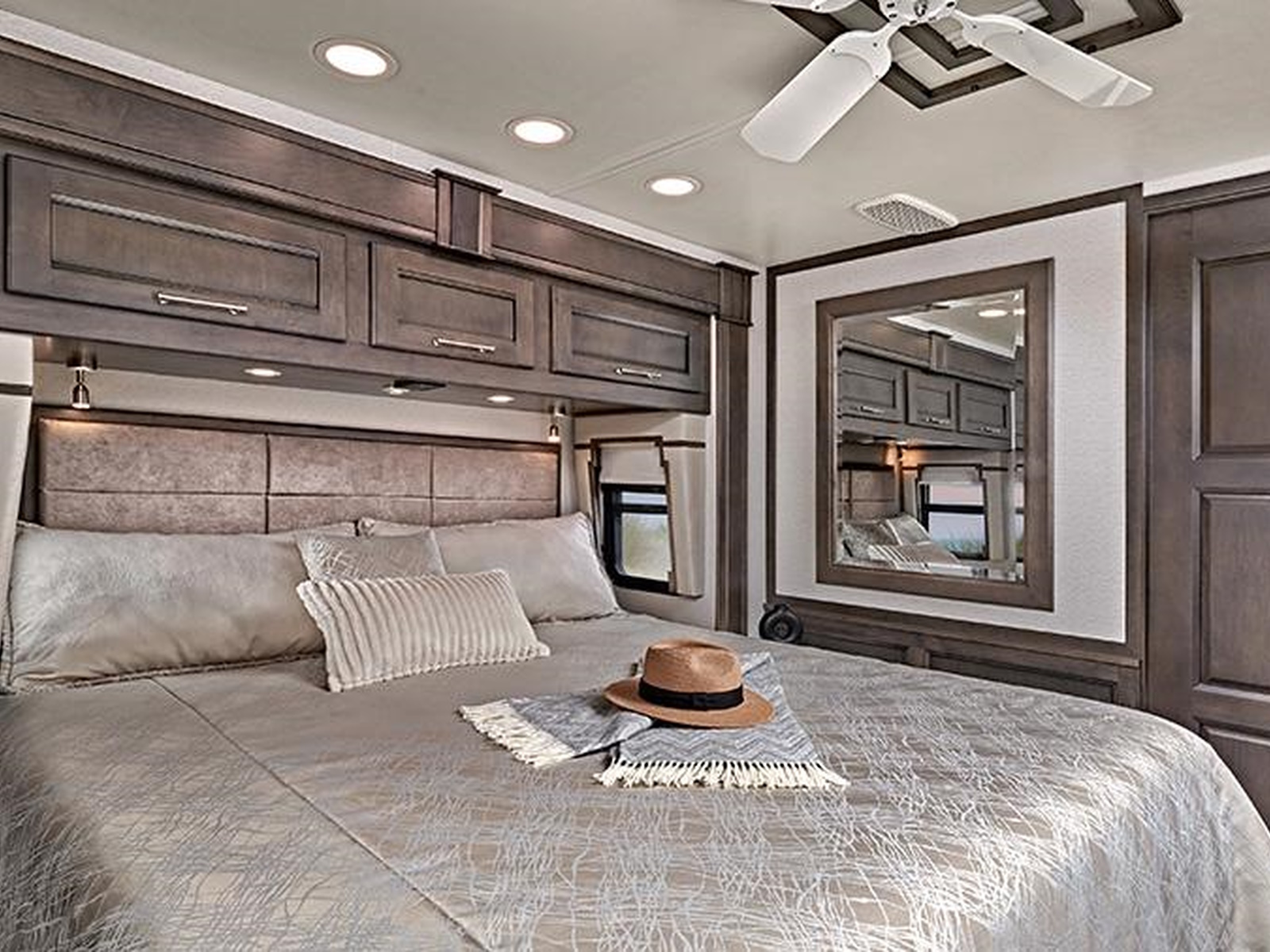 2024 Entegra Coach Aspire Motorhome