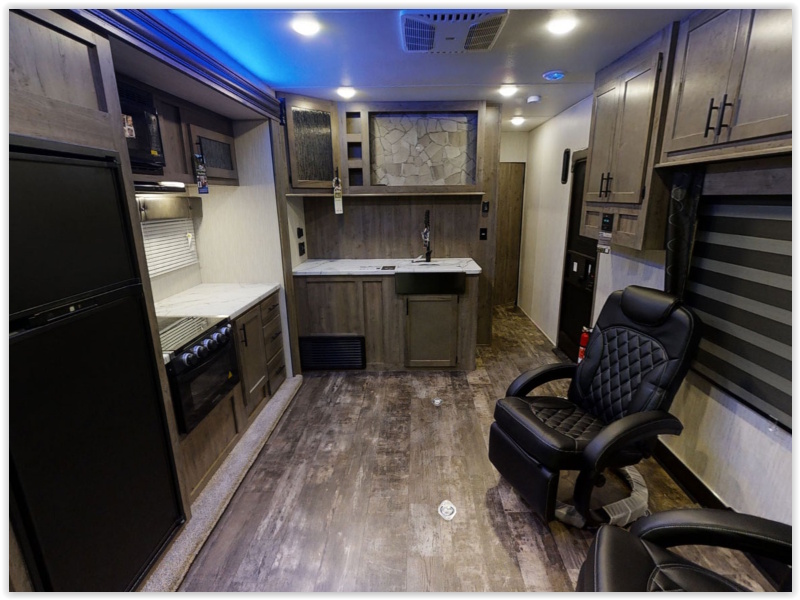 2021 Forest River CHEROKEE WOLF PACK 23 FT Trailer