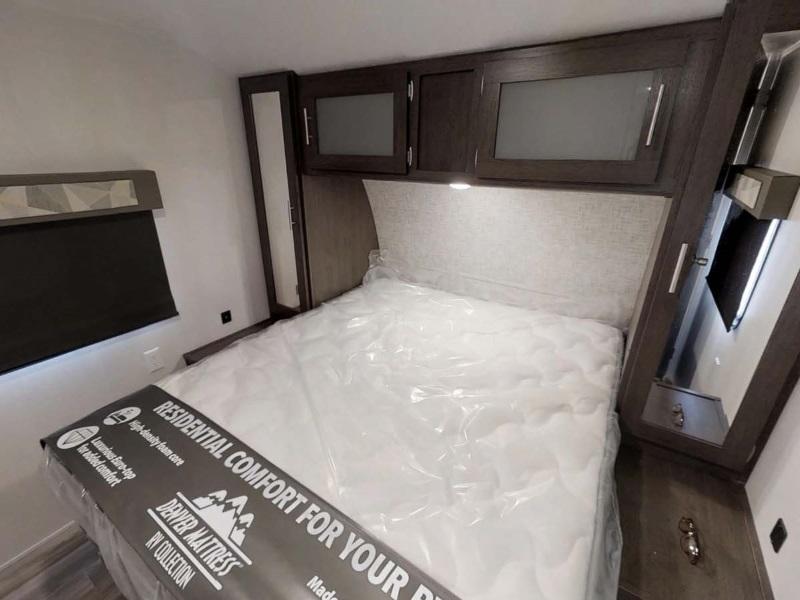 2020 Forest River Salem Midwest 31KQBTS Travel Trailer