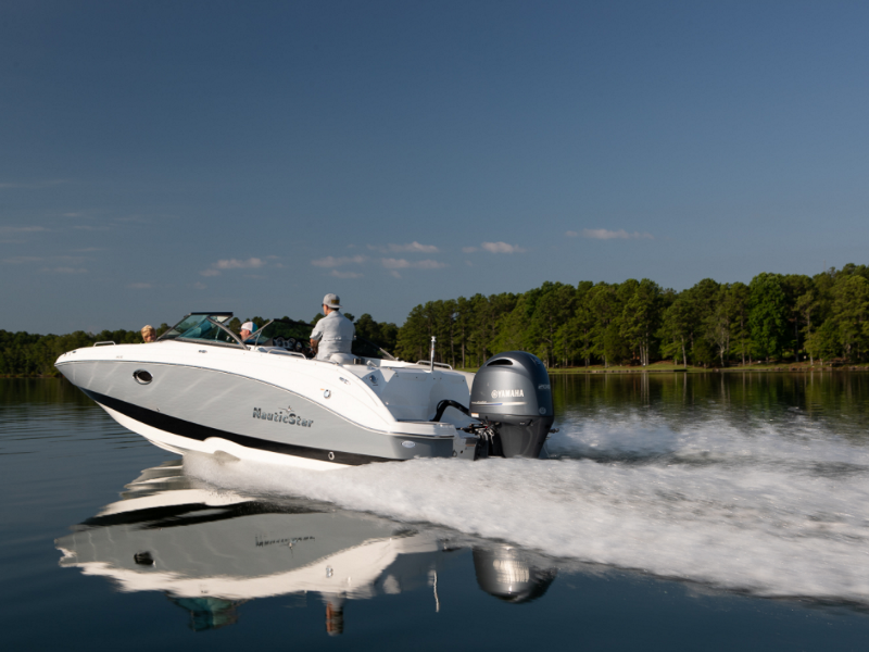 2021 NauticStar 243 DC DECK