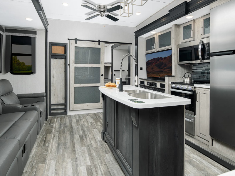 2022 Keystone RV Avalanche 378BH BUNKHOUSE FIFTH WHEEL