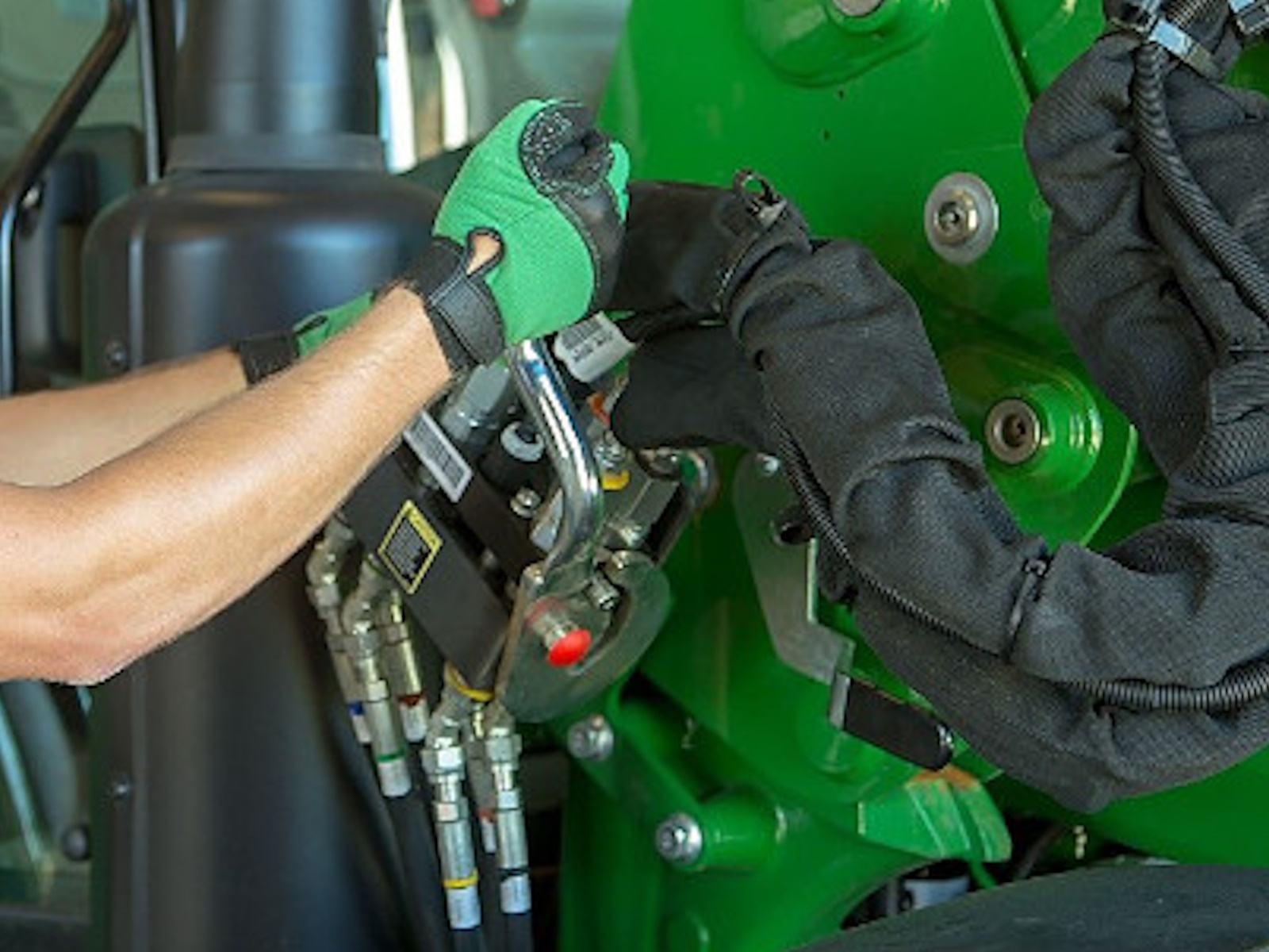 2026 John Deere 680R Compact Utility Tractors