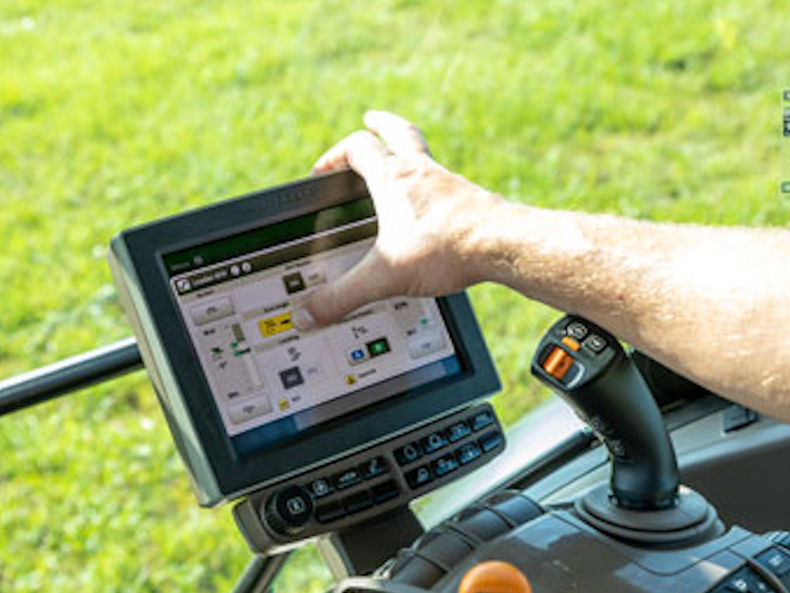 2026 John Deere 680R Compact Utility Tractors