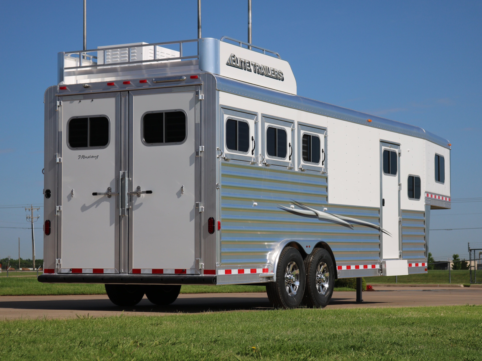 2026 Elite Trailers Gooseneck Mustang LQ Horse Trailer Horse Trailer