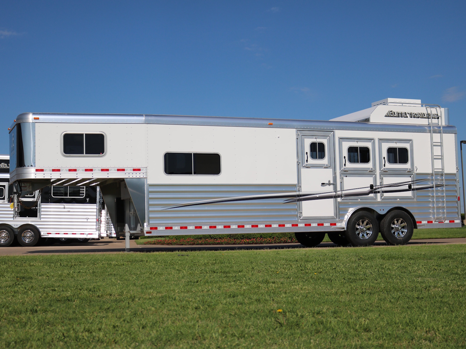 2026 Elite Trailers Gooseneck Mustang LQ Horse Trailer Horse Trailer