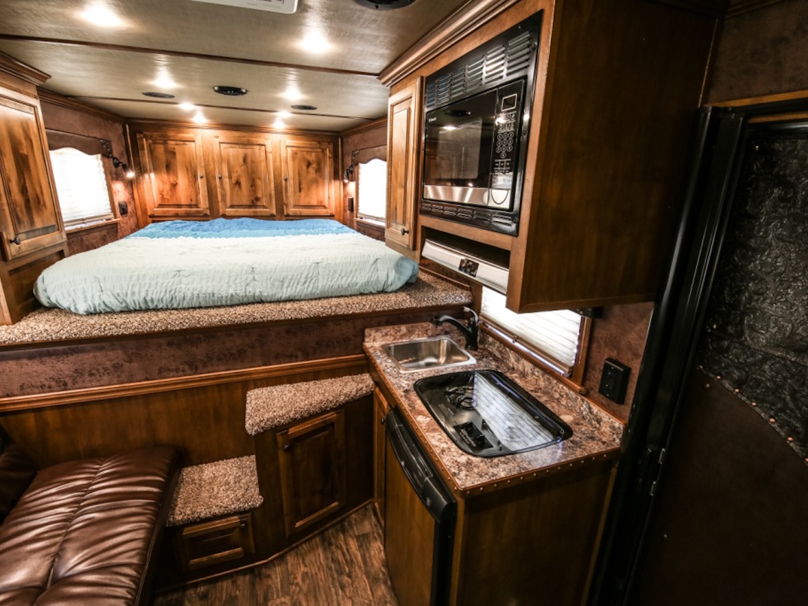 2026 Elite Trailers Gooseneck Mustang LQ Horse Trailer Horse Trailer