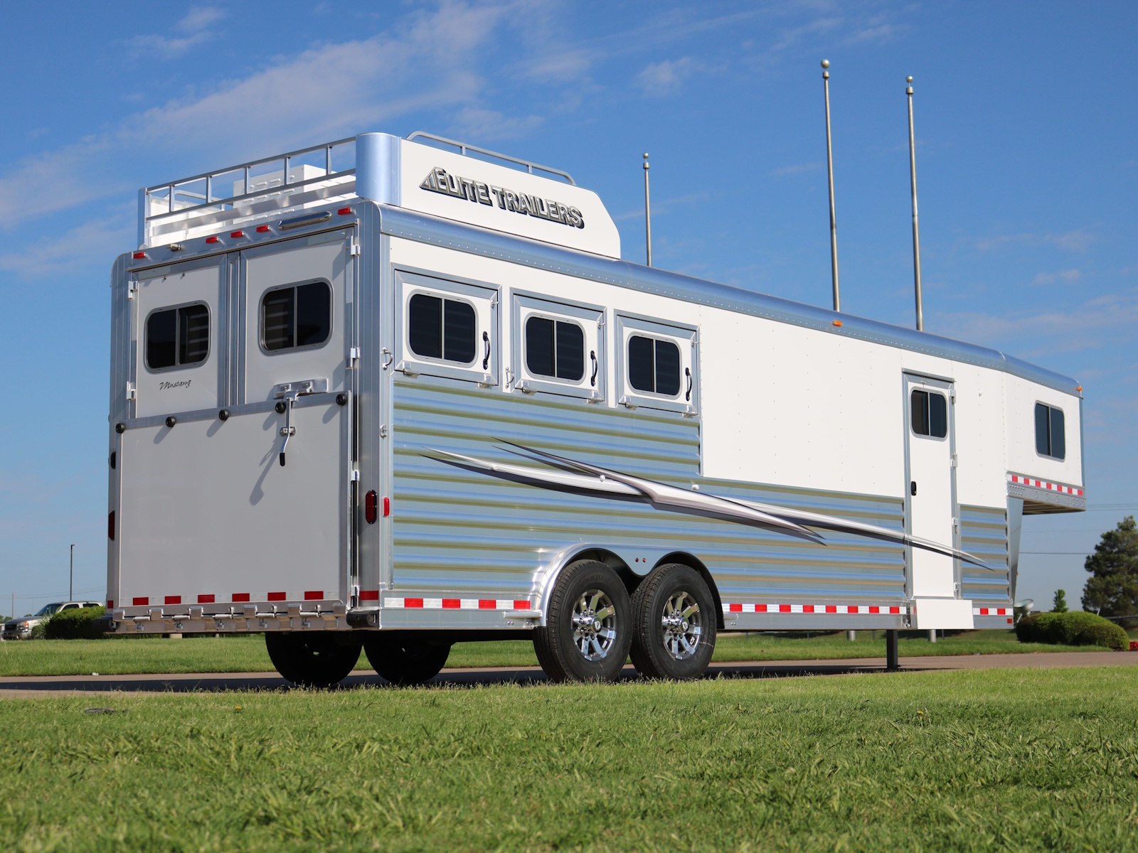2026 Elite Trailers Gooseneck Mustang LQ Horse Trailer Horse Trailer