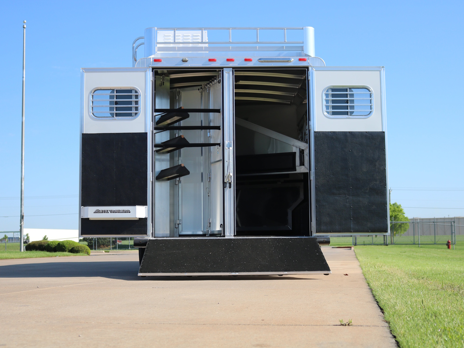 2026 Elite Trailers Gooseneck Mustang LQ Horse Trailer Horse Trailer