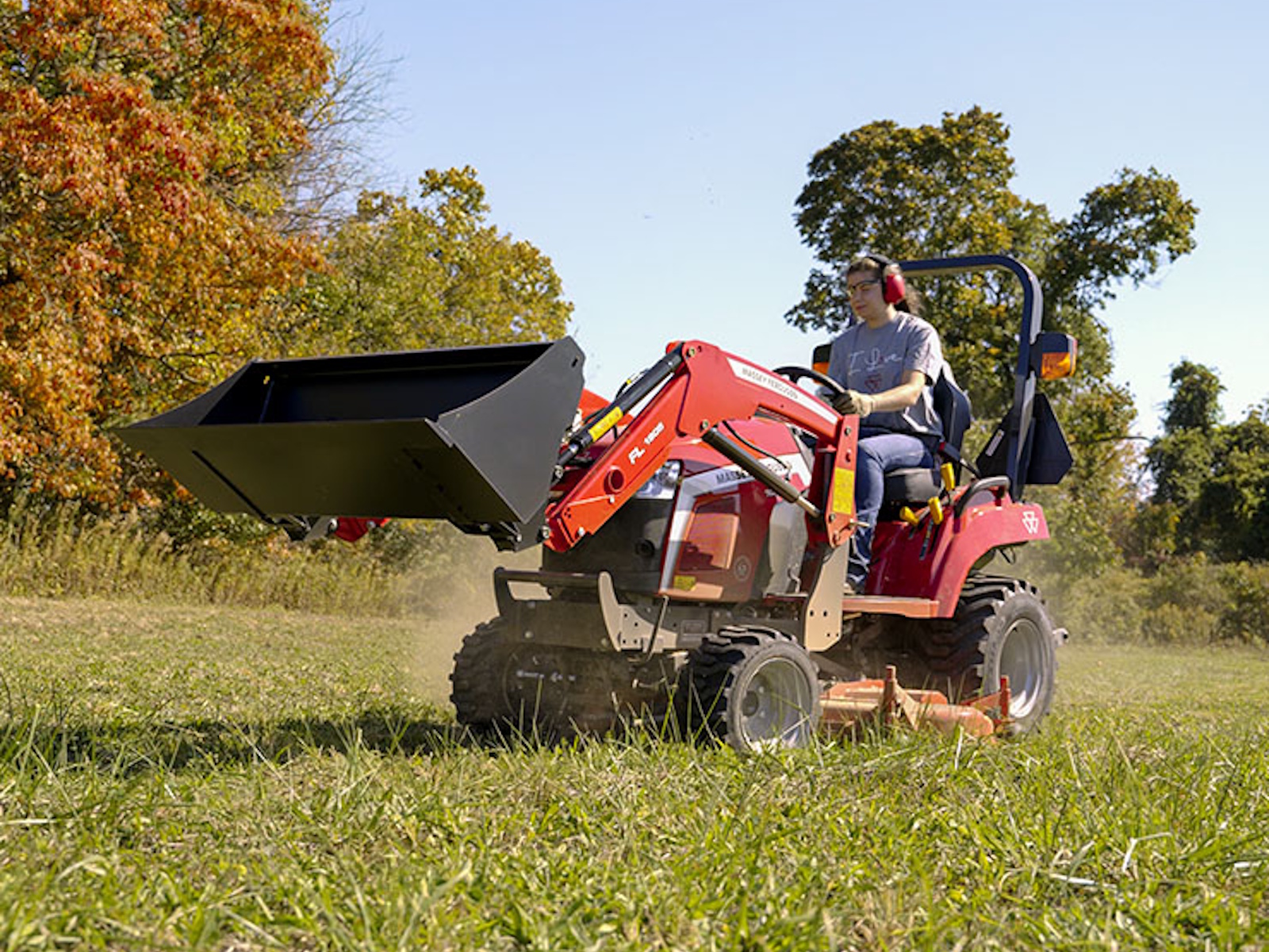2025 Massey Ferguson MF 1GC.23B Tractor 4W
