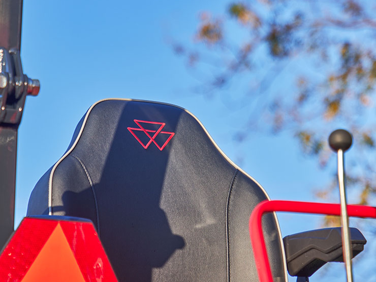 2025 Massey Ferguson MF 1GC.23B Tractor 4W